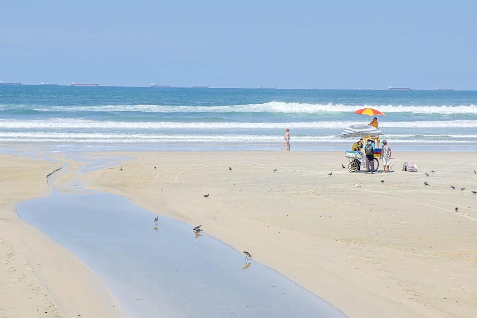 Apto A 500 Metros Da Praia Da Enseada Guarujá Exterior photo